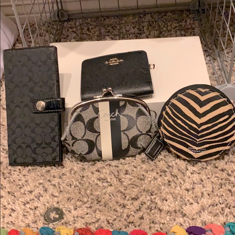 LOT: Card holder, coin purses, and wallet